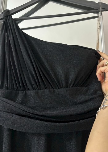 Uzun Siyah Drapeli Straplez Abiye Elbise - Görsel 4