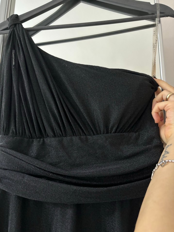 Uzun Siyah Drapeli Straplez Abiye Elbise - Görsel 4