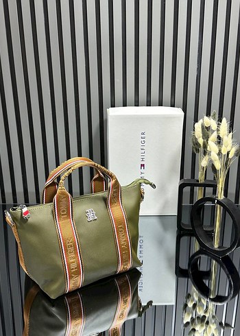 Tommy Hilfiger Kemer Detaylı Haki Kadın Çanta