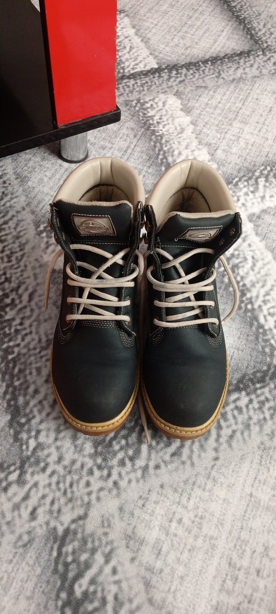 Gri Erkek Bot - Görsel 2