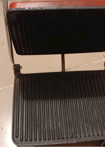 Beden Renk Kırmızı Dökümix Tost Makinesi