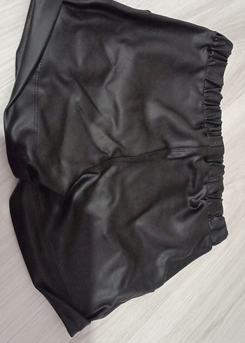 Siyah Deri Mini Şort - Görsel 3