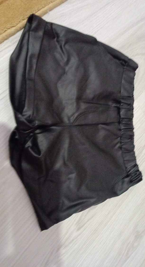 Siyah Deri Mini Şort - Görsel 2