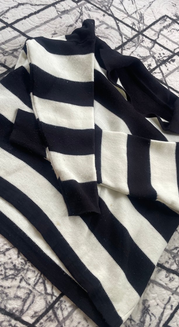 Çizgili, V Yakalı Kadın Triko Kazak - Görsel 2