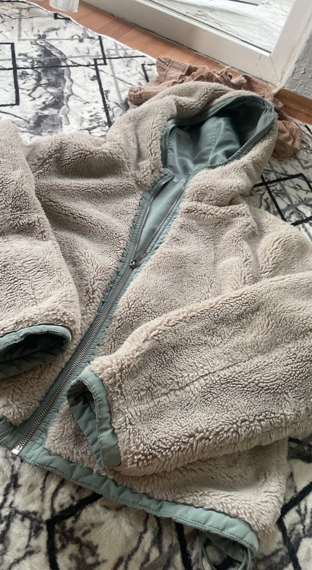 Gri Kapüşonlu Kadın Peluş Kaban - Görsel 2