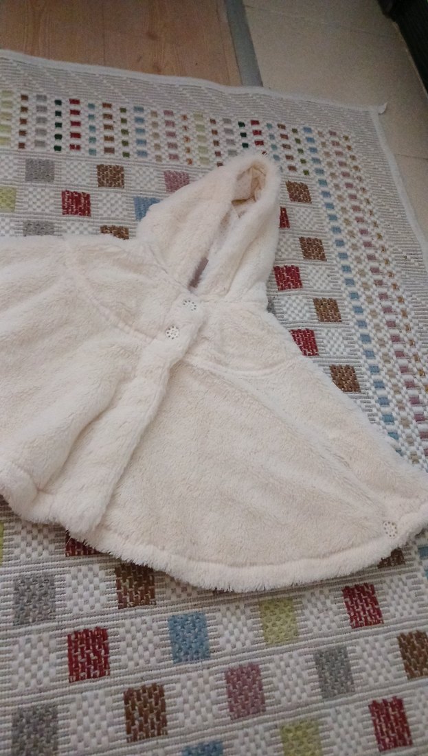 Kız Çocuk Beyaz Kürk Detaylı Kapüşonlu Panço - Görsel 2