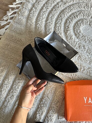 Yaya Stiletto