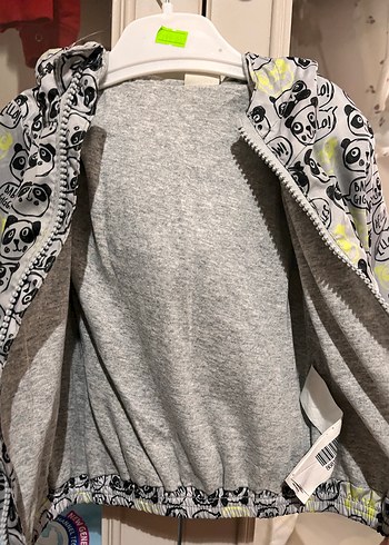 Renkli Baskılı Kapüşonlu Erkek Çocuk Yağmurluk - Görsel 4