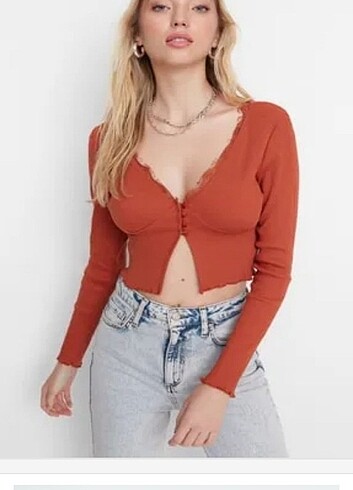 düğmeli crop
