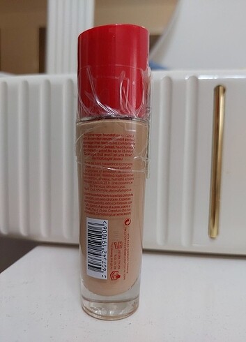 Rimmel London Fondöten 