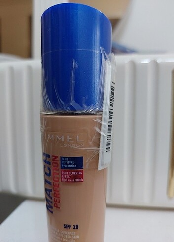 Rimmel London Fondöten 