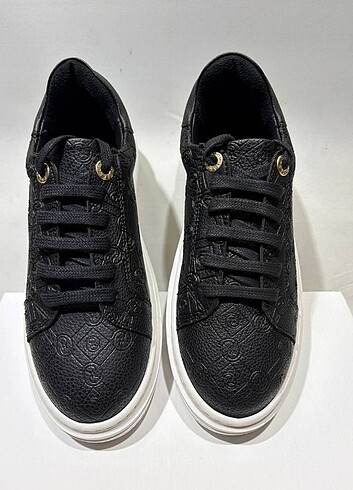 Vakko Sneakars