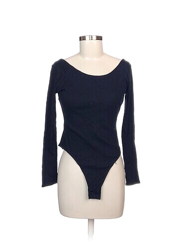 H&M Bluz %70 İndirimli.
