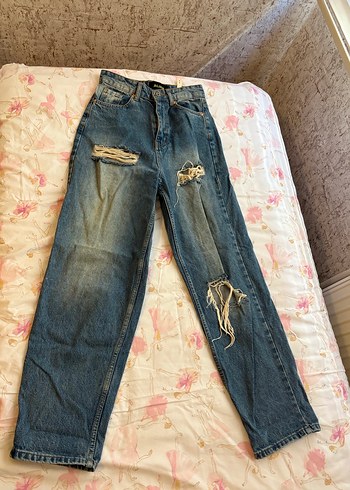 Yırtık Detaylı Baggy Jean