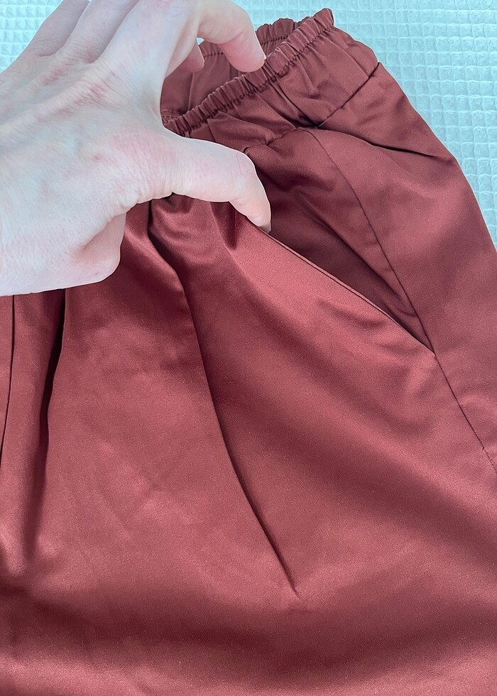 Saten görünümlü pant - Görsel 3