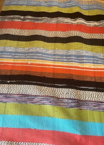 Diğer Renkli Kilim