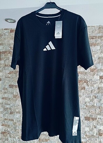 Adidas T-shirt