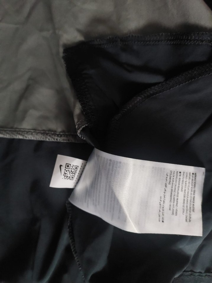 Nike Kapüşonlu Fermuarlı Rüzgarlık - Görsel 5