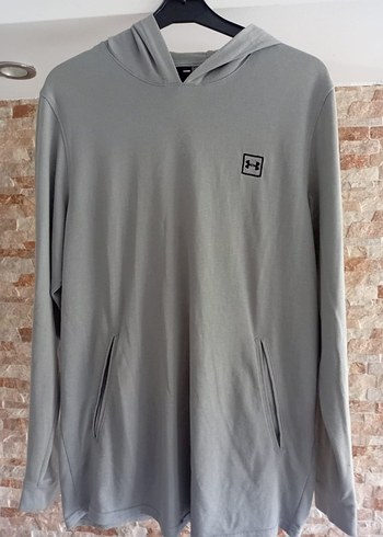 Under Armour Sweatshirt