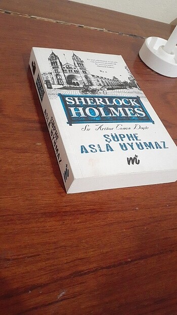  Beden Sherlock Holmes Şüphe Asla Uyumaz Kitap