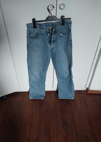 Levis 33