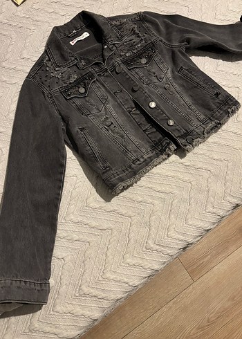 Koton Düğmeli Gri Nakışlı Kadın Denim Ceket - Görsel 3