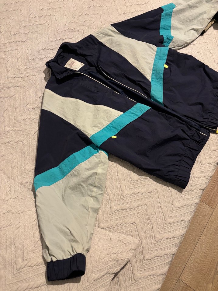 Pull and Bear Mavi Renkli Fermuarlı Yağmurluk - Görsel 2