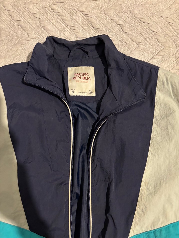 Pull and Bear Mavi Renkli Fermuarlı Yağmurluk - Görsel 3