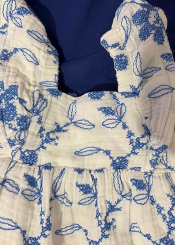 Zara Mavi Nakışlı Kolsuz Bohem Kız Elbisesi - Görsel 2