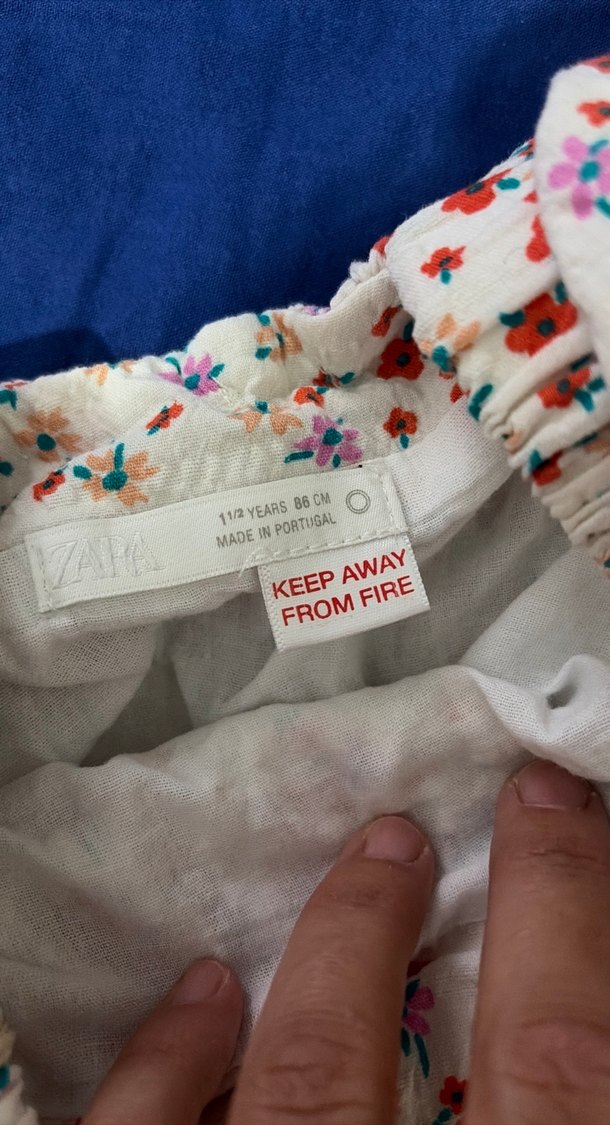 Çiçek Desenli Kolsuz Fırfırlı Kız Elbisesi - Görsel 3