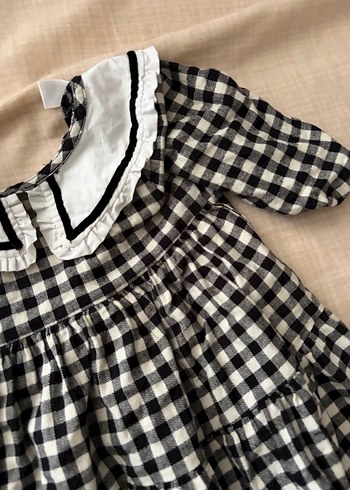 Beyaz ve Siyah Ekose Kız Elbisesi - Görsel 2