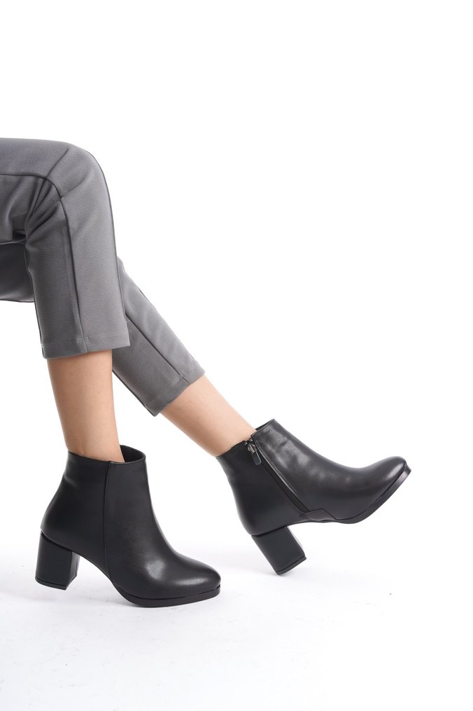 Siyah Kadın Topuklu Bot - Görsel 4