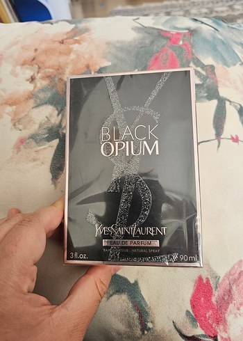 Yves Saint Laurent Black Opium Kadın Parfümü 90 ml