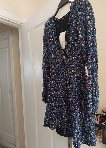 Çiçek Desenli V Yakalı Uzun Kollu Midi Elbise - Görsel 2