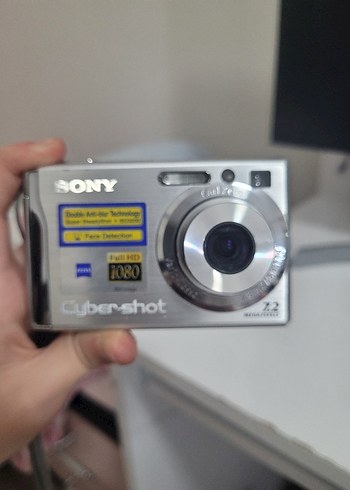 Sony Cyber-shot Dijital Fotoğraf Makinesi