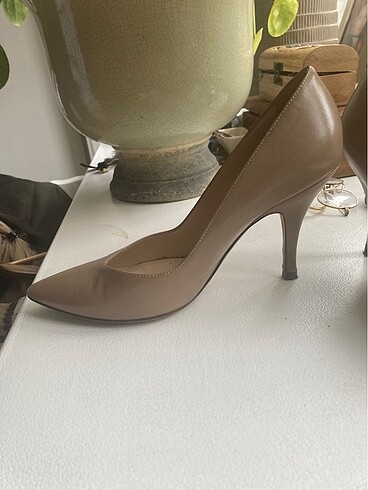 36,5 Beden ten rengi Renk Dolce&Gabanna orjinal stiletto