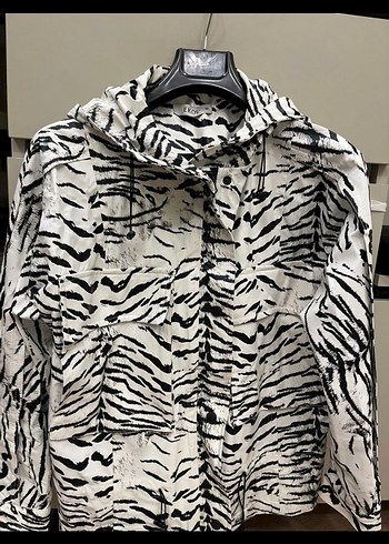 36 Beden Kadın Zebra Desenli ceket