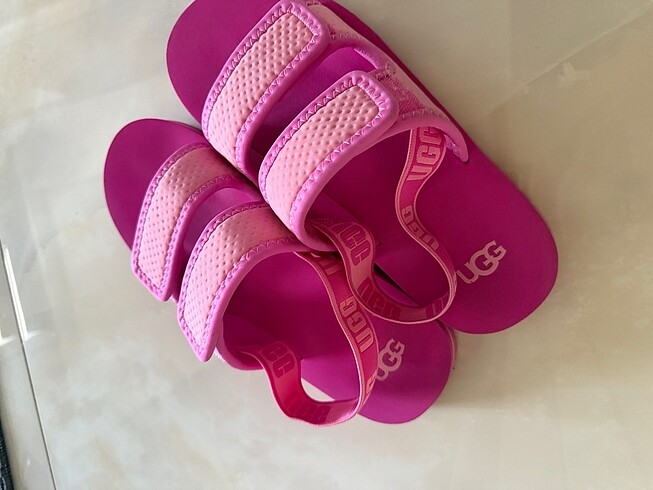 Ugg terlik sandalet