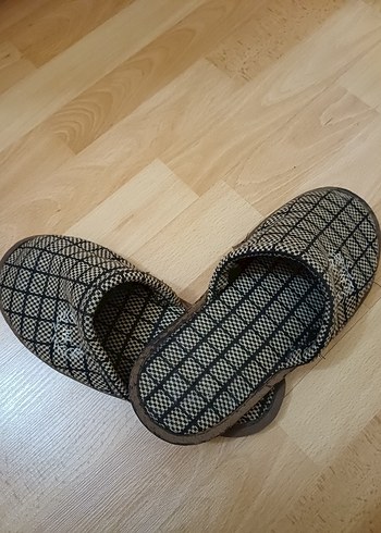 Erkek Kahverengi Tokalı Ev Terliği - Görsel 2