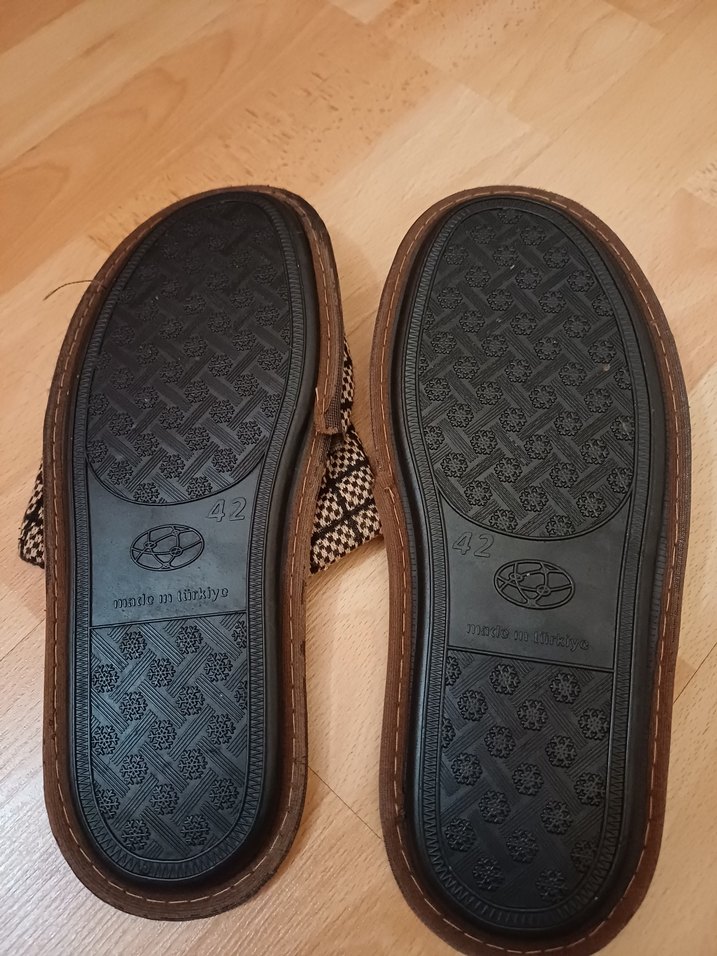 Erkek Kahverengi Tokalı Ev Terliği - Görsel 4