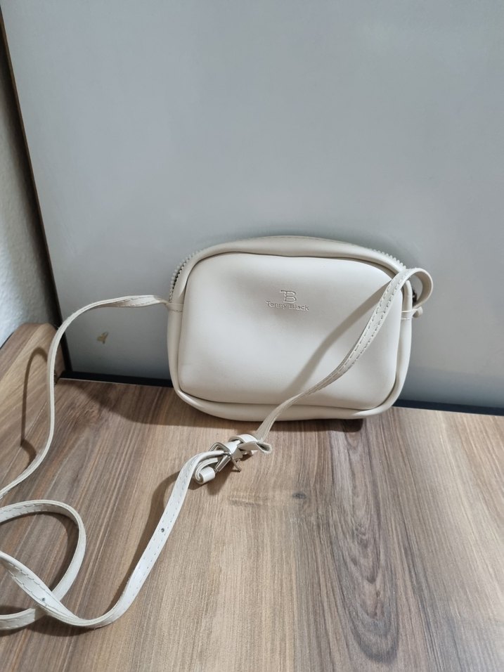 Beyaz Deri Kadın Çapraz Çanta - Görsel 3