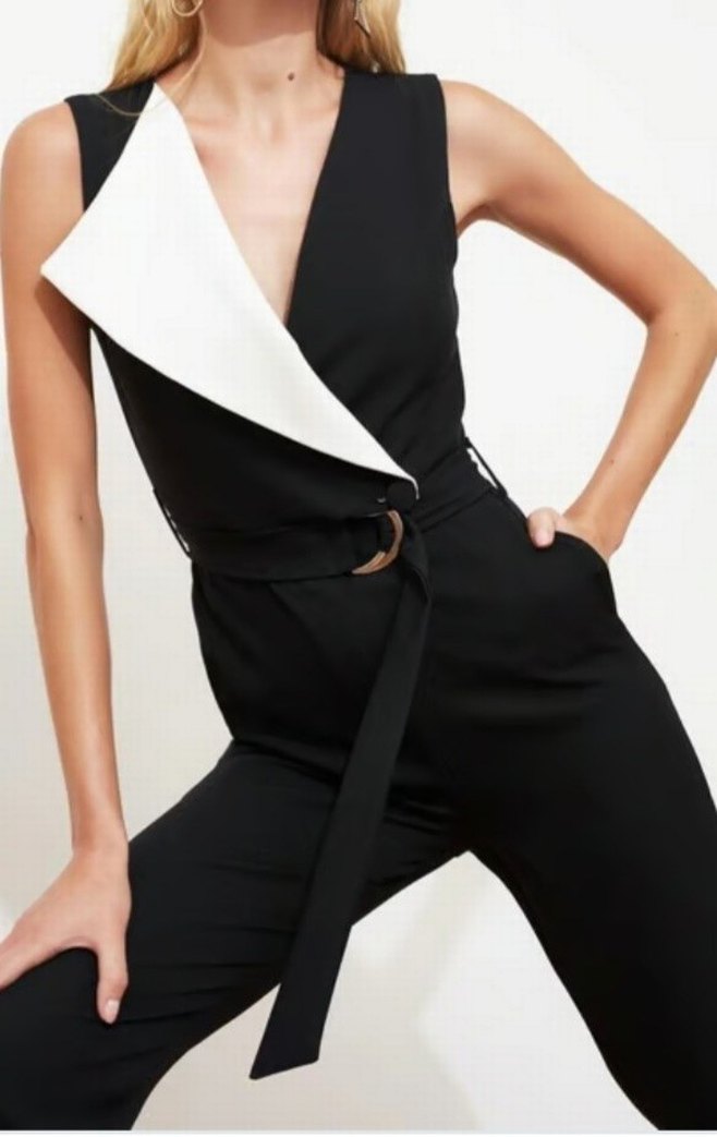 Siyah V Yaka Kemerli Tulum - Görsel 3