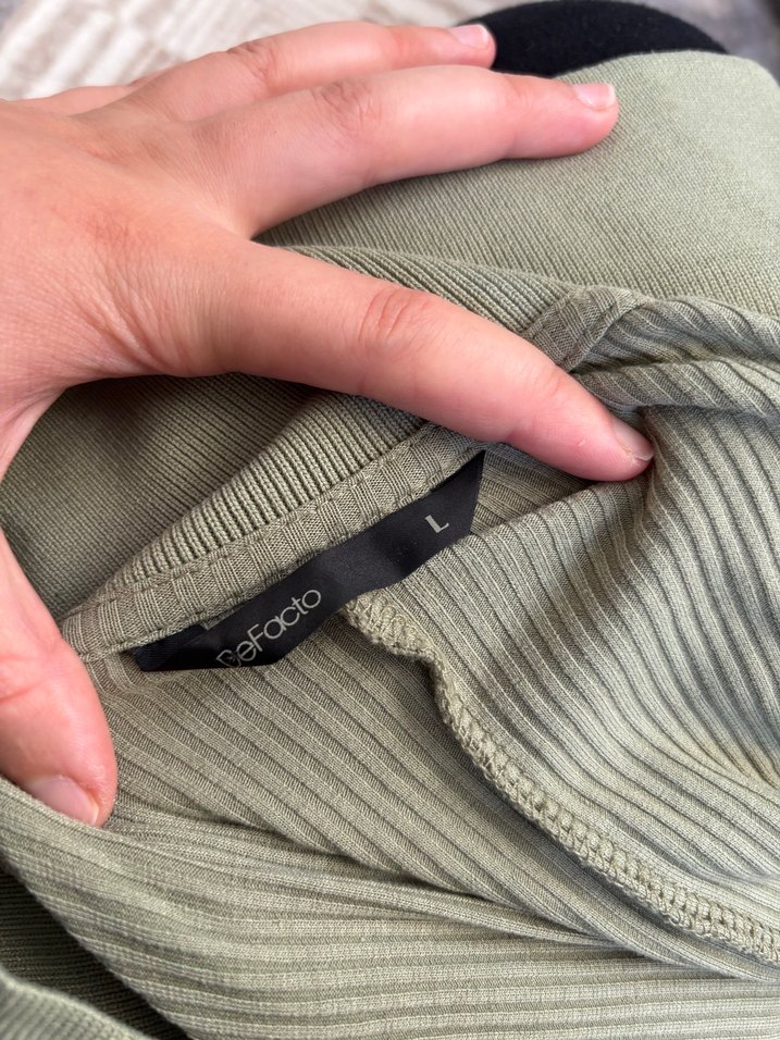 V Yaka Kısa Kollu Uzun Keten Elbise - Görsel 3