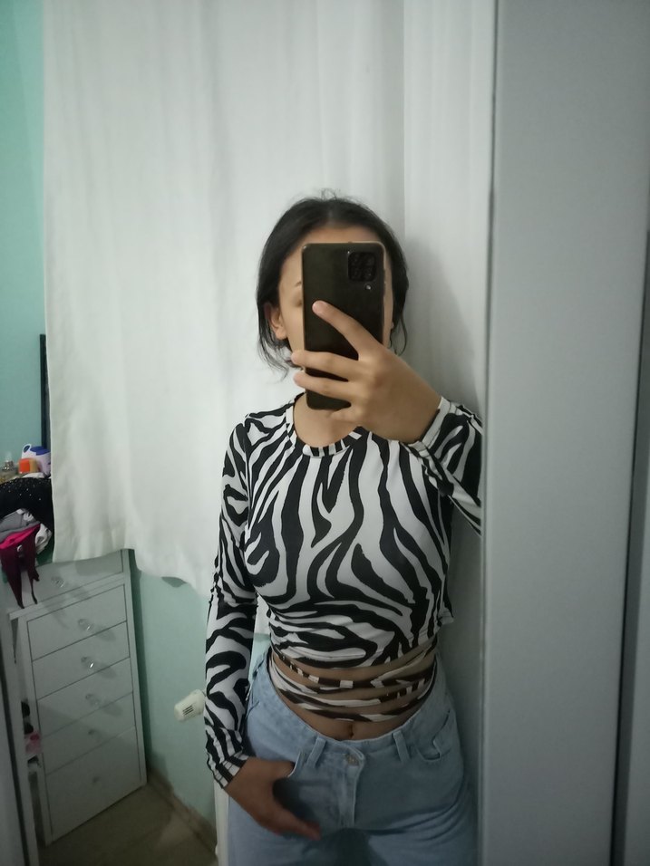 Zebra Desenli Transparan Uzun Kollu Bluz - Görsel 2