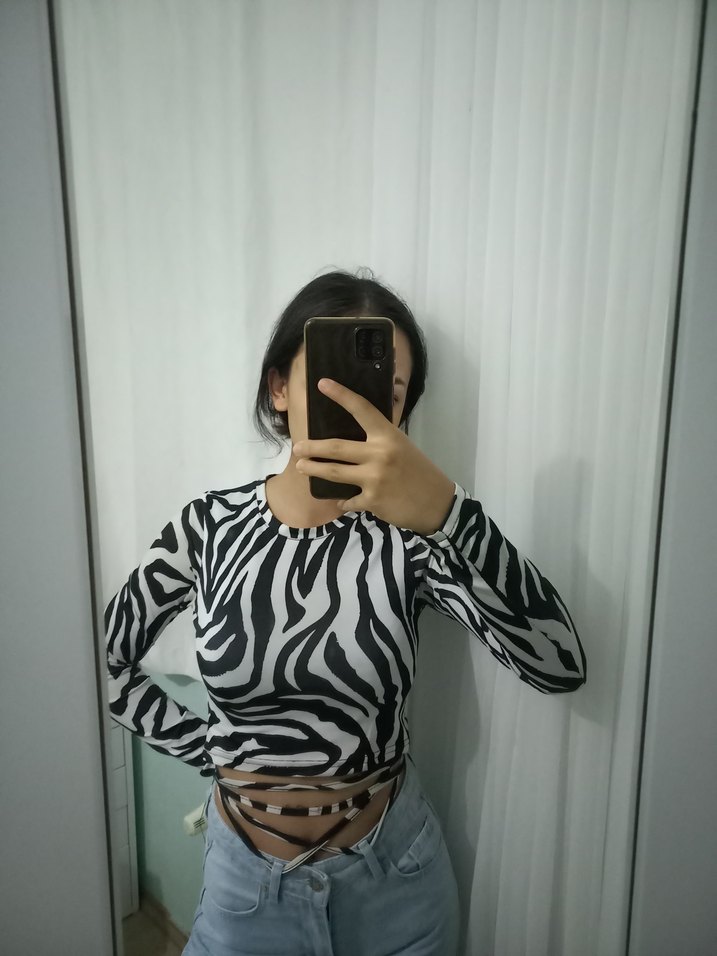 Zebra Desenli Transparan Uzun Kollu Bluz - Görsel 3
