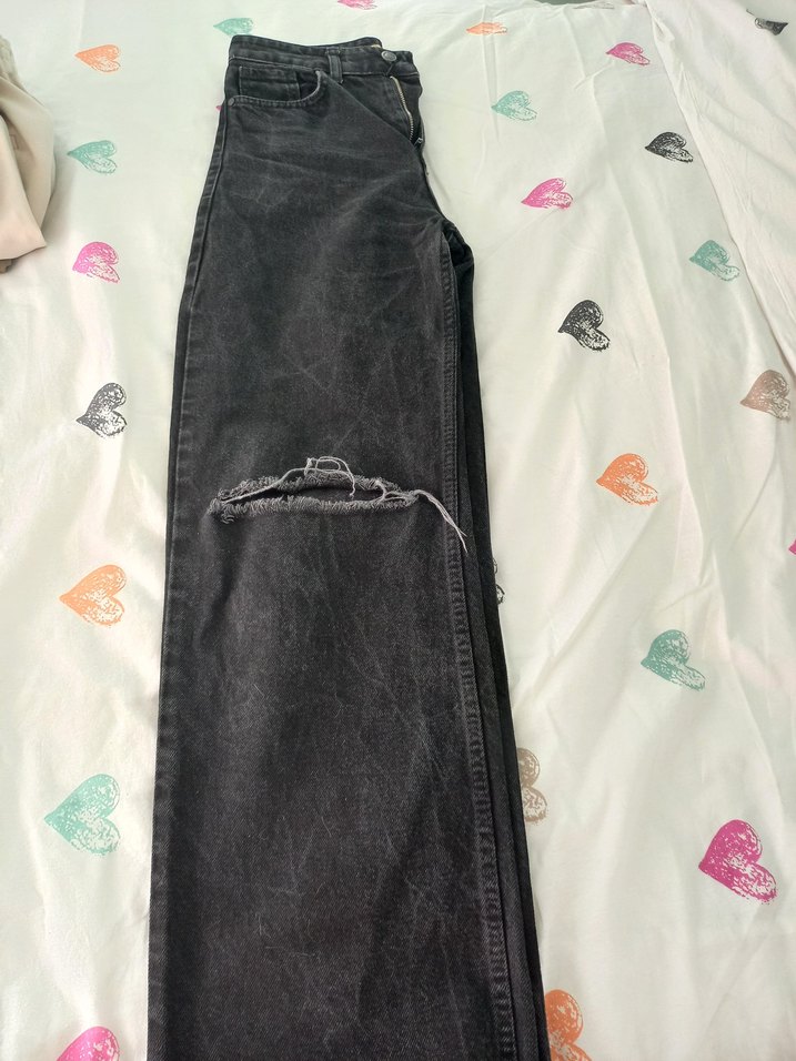 Siyah Yırtık Detaylı Salaş Kadın Jean - Görsel 4