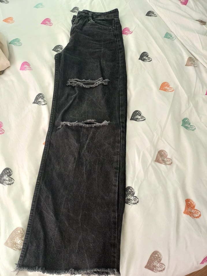 Siyah Yırtık Detaylı Salaş Kadın Jean - Görsel 2