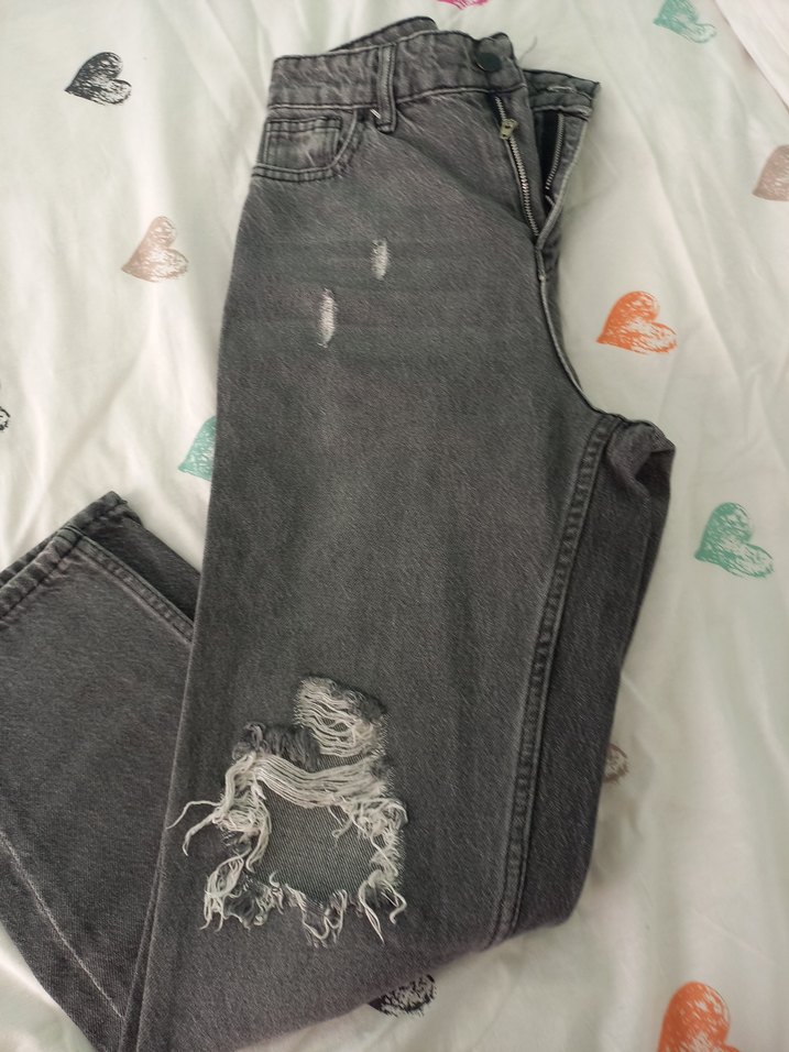 Gri Yırtıklı Bol Kesim Kadın Kot Pantolon - Görsel 2