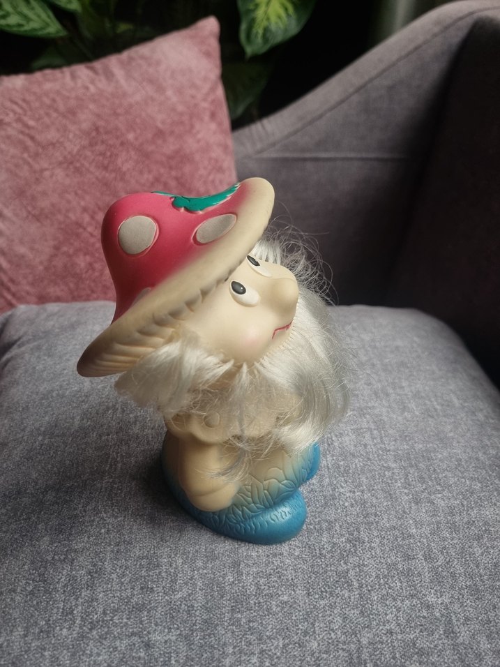 vintage Sovyet Pastel Renkli Mantar Şapkalı Figür - Görsel 2