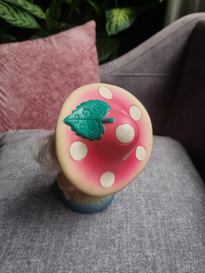 vintage Sovyet Pastel Renkli Mantar Şapkalı Figür - Görsel 3